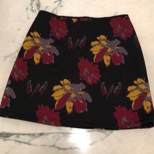 Lush floral black mini 🌺